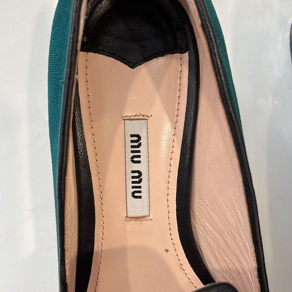EUC Miu Miu flat dark green velvet shoes w black ribbon toe and gemstone heels - Picture 3 of 10